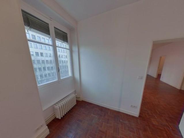 APPARTEMENT T4 A LOUER