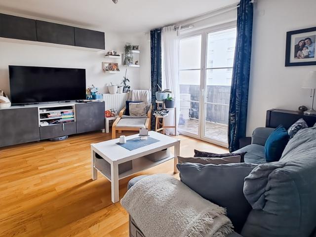 Appartement T4 à vendre, 4 pièces, 1 balcon, 1 parking en sous sol, 2 caves, accès PMR PLAISIR 78370