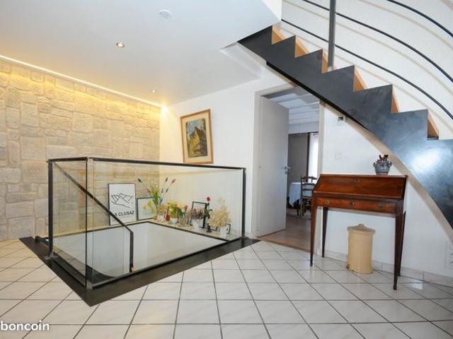 Appartement T4 à vendre 117 m2 au sol avec terrasse 31 M2 Vieux Metz