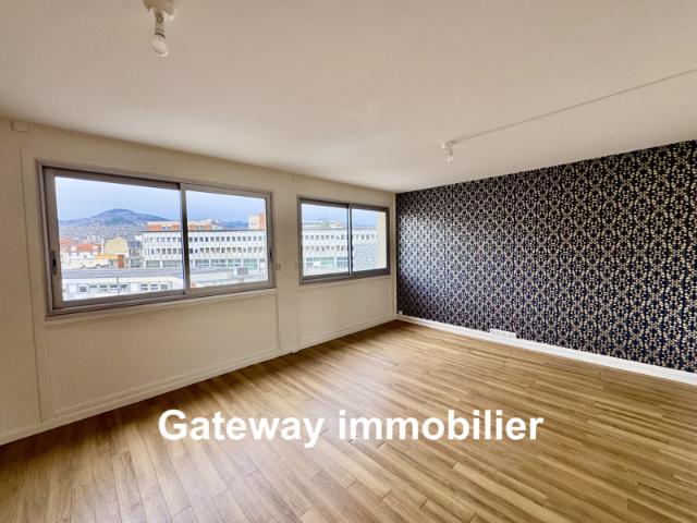 Appartement T4 ascenseur, cave et loggia à Clermont Ferrand