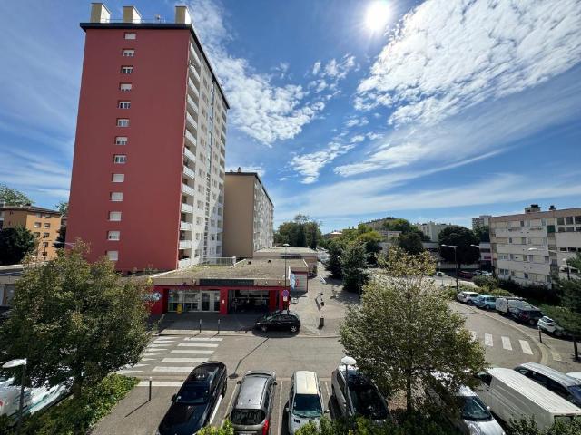 APPARTEMENT T4 AU 1ER ÉTAGE AVEC ASCENSEUR