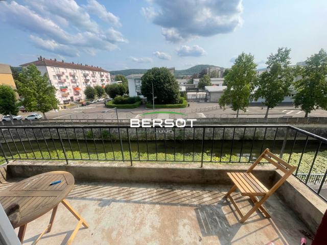 APPARTEMENT T4 AVEC BALCON