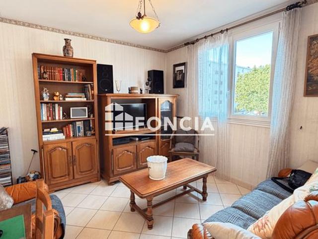 Appartement T4 avec balcon à proximité de la gare de Saint Pierre des Corps