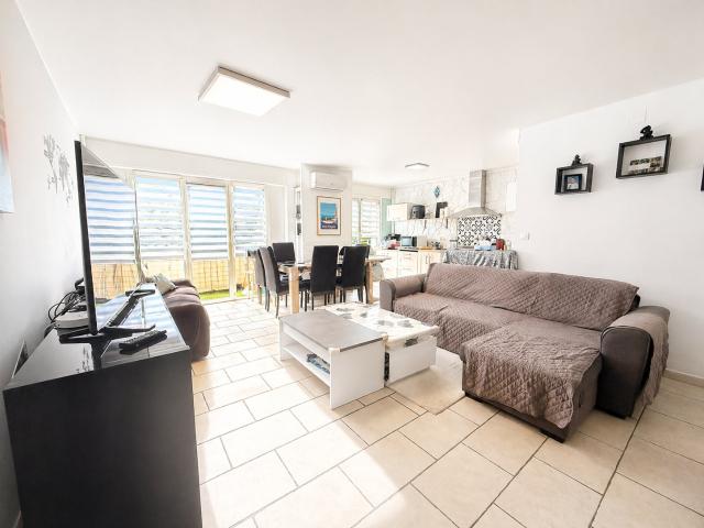 APPARTEMENT T4 AVEC BALCON ET CAVE