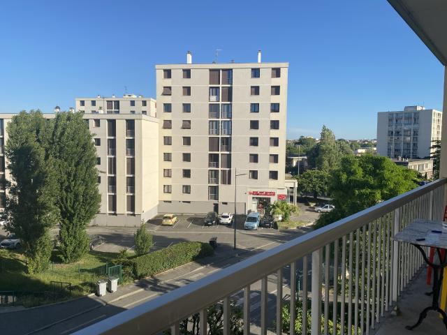 Appartement T4 avec balcons, cave et parking privatif, avenue Jean Moulin, 26500 BOURG LES VALENCE