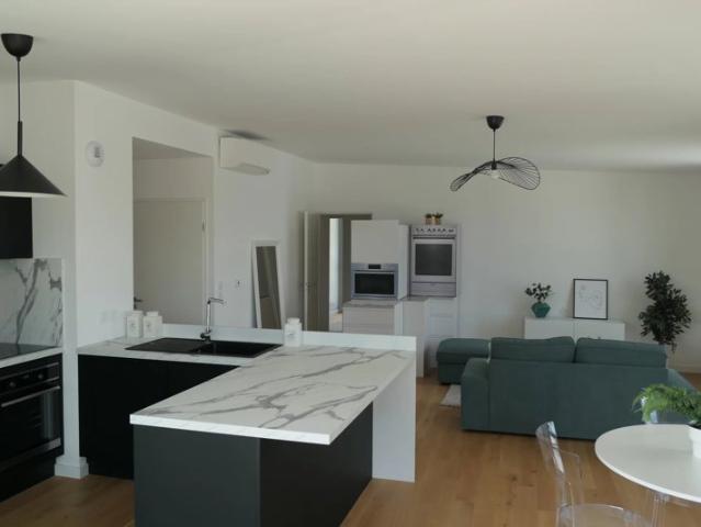 APPARTEMENT T4 AVEC DOUBLE TERRASSE