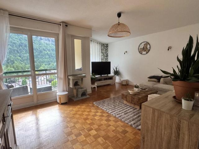 APPARTEMENT T4 AVEC GARAGE