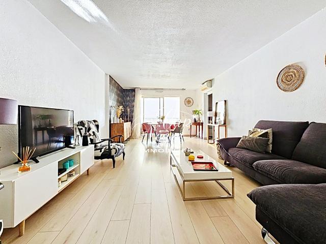 APPARTEMENT T4 AVEC GARAGE DOUBLE ET TERRASSE A VENDRE A CAVALAIRE SUR MER GOLFE DE SAINT TROPEZ