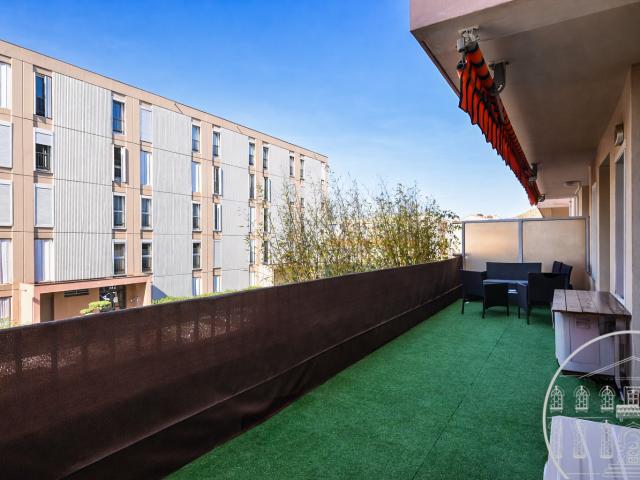 Appartement T4 avec grande terrasse
