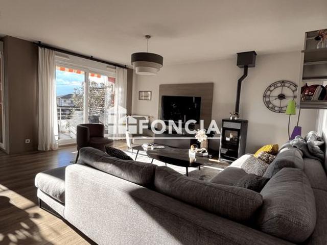Appartement T4 avec terrasse, cellier, parking et garage