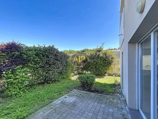 Appartement T4 avec terrasse et jardin