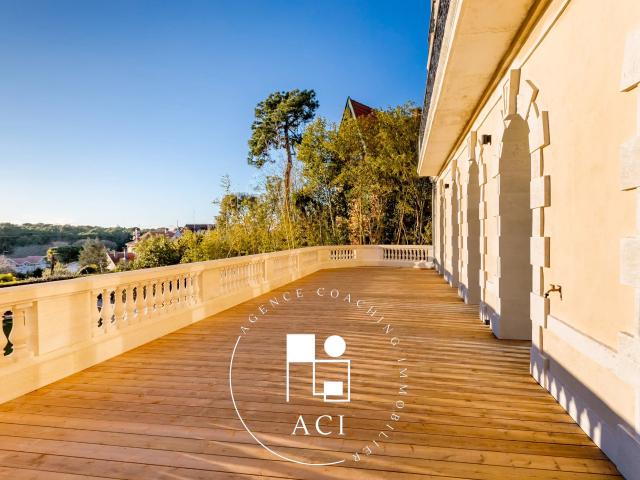 Appartement T4 avec terrasse en plein coeur de la ville d'hiver