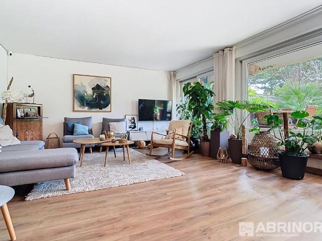APPARTEMENT T4 AVEC TERRASSE, JARDIN, STATIONNEMENTS – RESIDENCE SECURISE AVEC ASCENSEUR