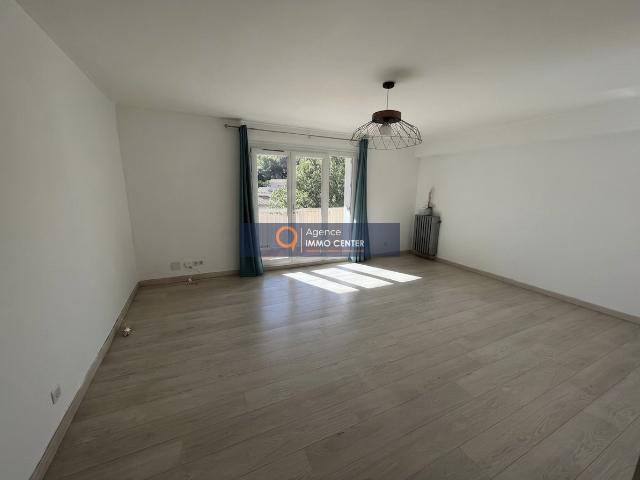APPARTEMENT T4 BALCON GARAGE PLACE DE STATIONNEMENT