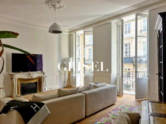 APPARTEMENT T4 BORDEAUX PLACE DU PALAIS