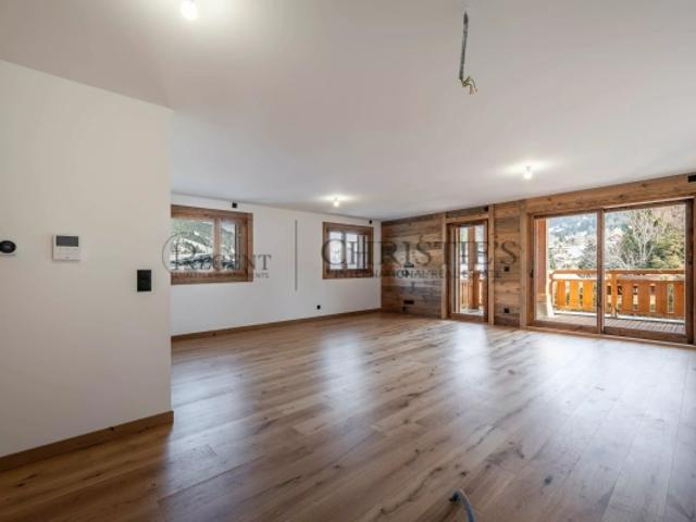 APPARTEMENT T4 + CABINE AU REZ DE CHAUSSÉE SURÉLEVÉ LES GETS