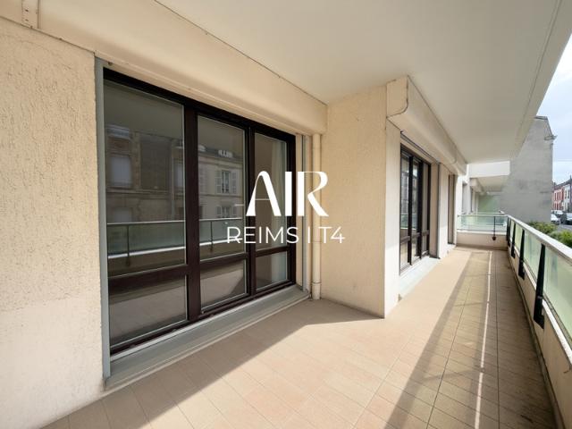 APPARTEMENT T4 CENTRE VILLE