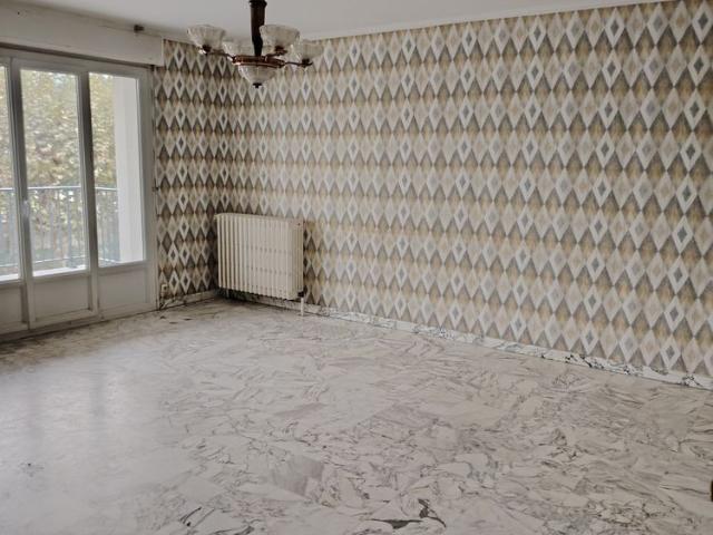 APPARTEMENT T4 CENTRE VILLE DE LA VERPILLIERE