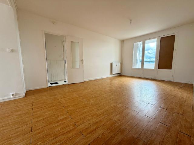 Appartement T4 de 69 m2 à rénover Rue d’Isle