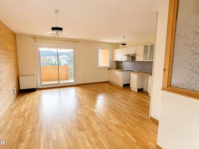 Appartement T4 de 75 m² avec balcon, cave et garage