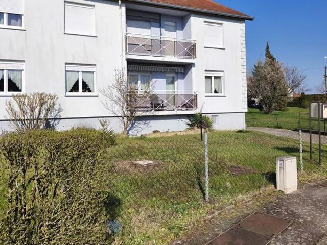 Appartement T4 de 76.9 m² + balcon + cave + jardin à L'HOPITAL
