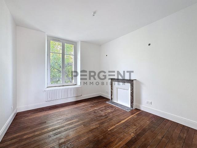Appartement T4 De 80 M² En Hyper Centre De Charleville Mezie. 80m² Charleville Mézières