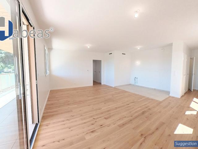 Appartement T4 de 84m² avec loggia de 23m²