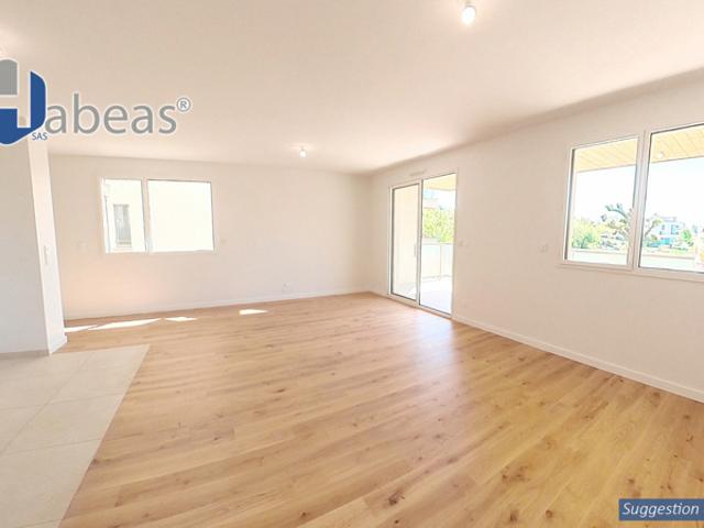 Appartement T4 de 84m² avec loggia de 23m²
