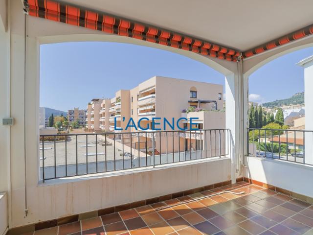 Appartement T4 de 89 m2 en dernier étage avec ascenseur dans