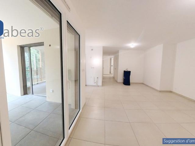 Appartement T4 de 89m² avec terrasse et garages