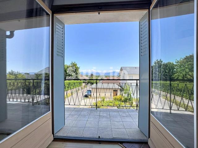 Appartement T4 de 94m2 avec balcon, cave et 2 places de parking !