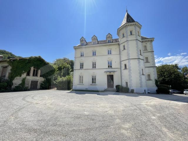 Appartement T4 de 101 m2 au Château de Poisat