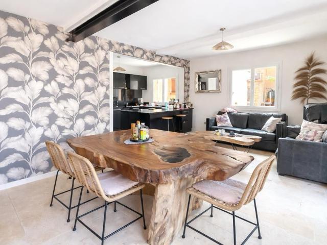 Appartement T4 de 102 m2 + garage + jacuzzi terrain 350 m2 Six Fours