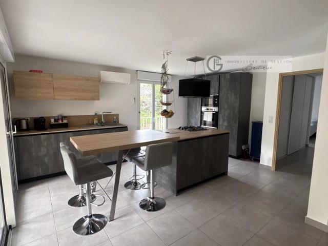 Appartement T4 de 107,54 m2 avec grand garage de 27 m2