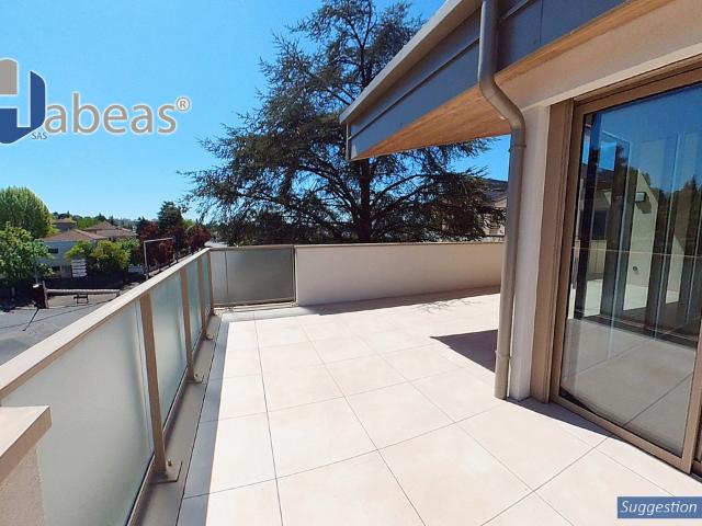 Appartement T4 de 114m² en toit terrasse de 52m²