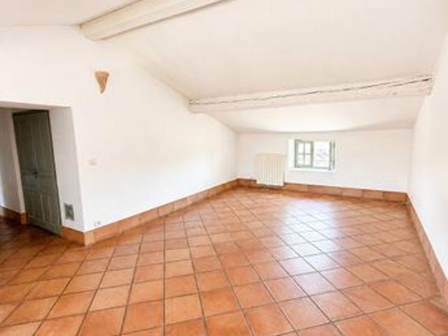 Appartement t4 de 124,75 m² carrez 149,51 m² au sol nîmes écusson