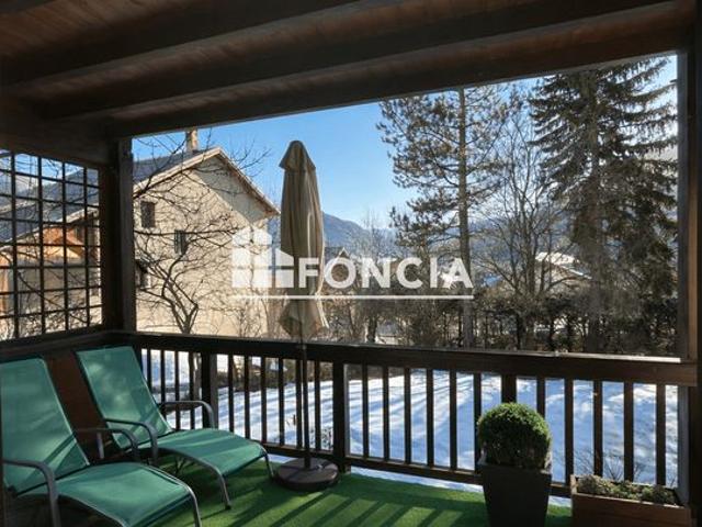 Appartement T4 de 126m2 avec un jardin, en plein centre de Briançon
