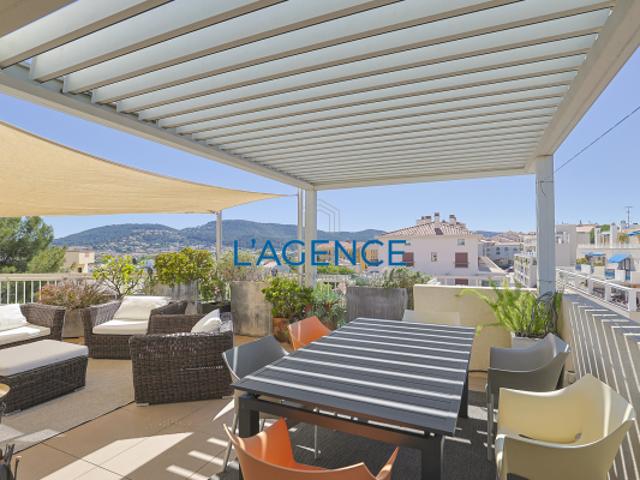 Appartement T4 de 134 m2 avec terrasse de 53m2 en dernier ét