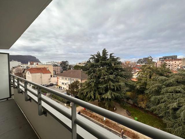 Appartement T4 de standing 77.33 m² Dernier étage avec 3 terrasses Annemasse