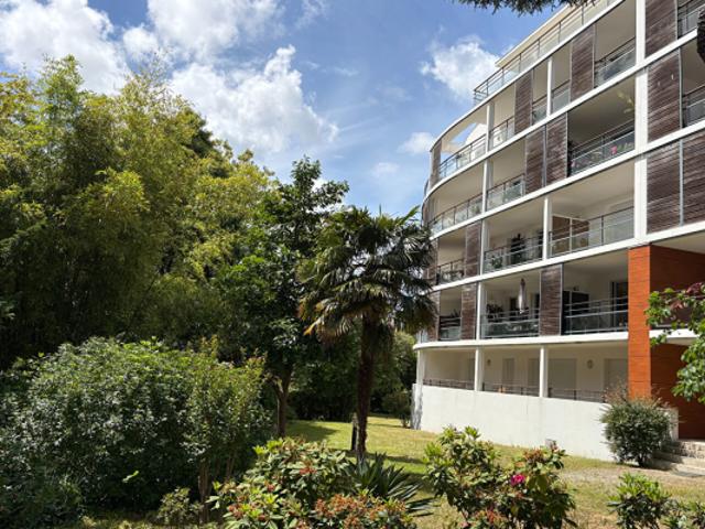 Appartement T4 de standing de 116 m² avec terrasse et double garage