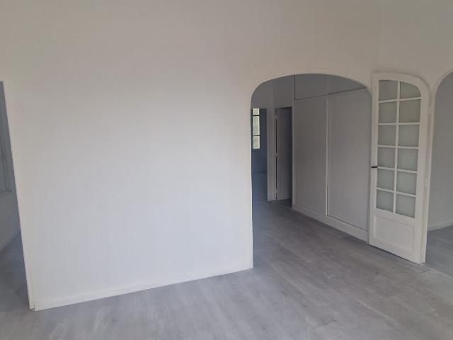 Appartement T4 divisible de 72 m2 + balcon