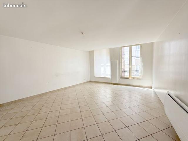 Appartement T4 d'une surface de 100m² avec parking couvert
