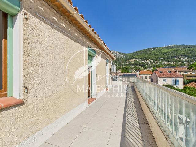 Appartement T4 en toit terrasse de 98 m2 ascenseur garage possible