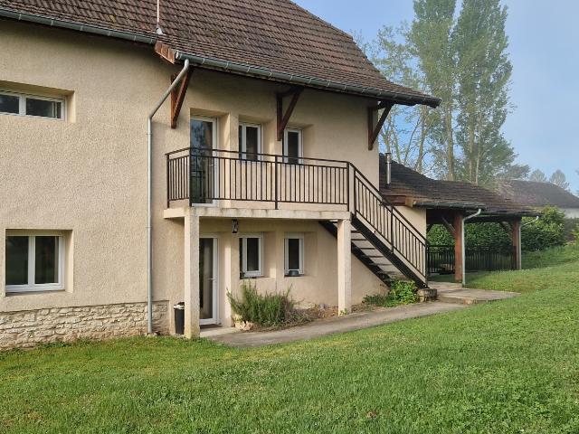 APPARTEMENT T4 EN DUPLEX A VEZERONCE CURTIN