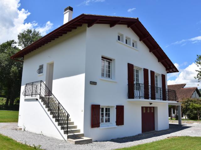 Appartement T4 en duplex avec terrasse et jardin
