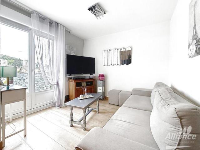 APPARTEMENT T4 ENTIEREMENT RENOVE AVEC GARAGE ET VUE DEGA
