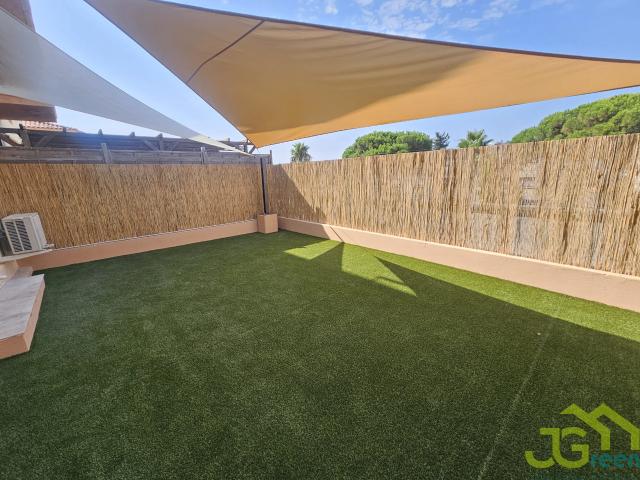 Appartement T4 entièrement rénové avec grande terrasse et parking privé