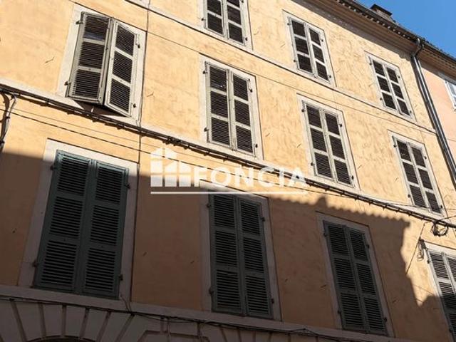 Appartement T4, environ 69 m2, centre de Cahors