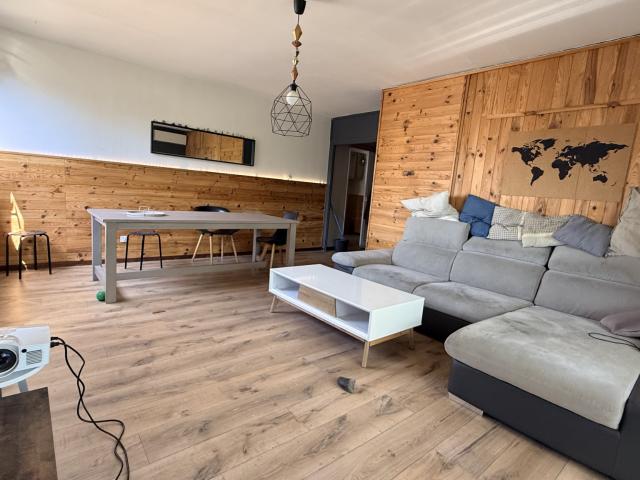 Appartement T4 loué avec balcon, cave, garage et climatisation à Grenoble