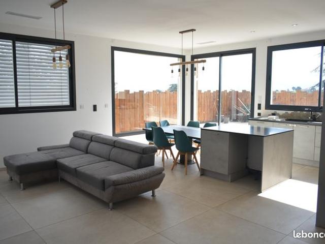 Appartement T4 lumineux | Terrasse et parking | Saint Chamond